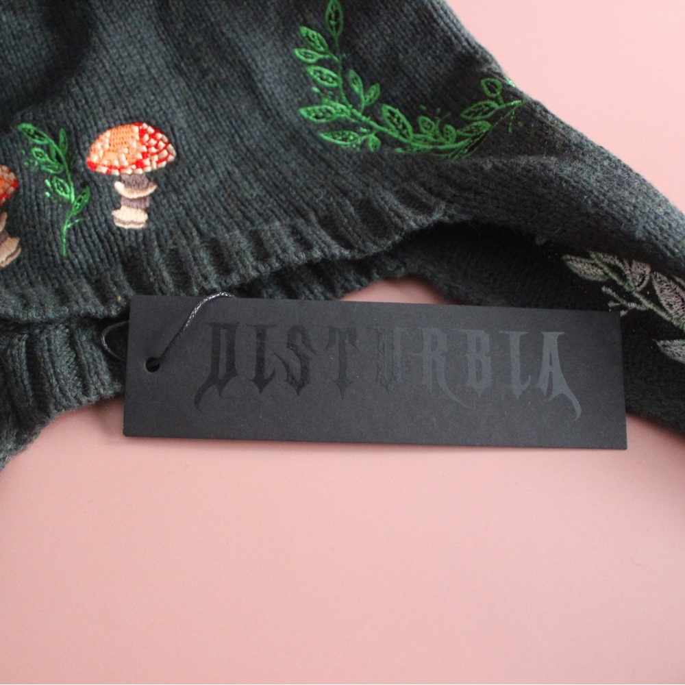 DISTURBIA Fable Embroidered Bonnet Hat - Picture 3 of 6